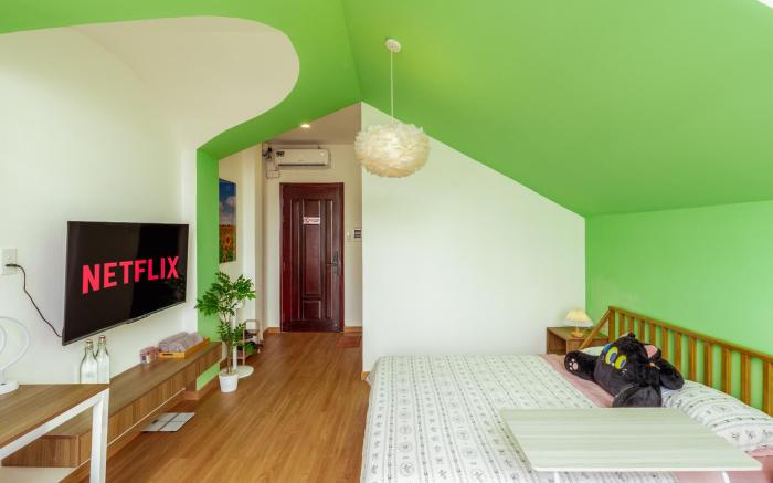 Lyn HomeStay Room 4 ( Bui Vien Walking Street)