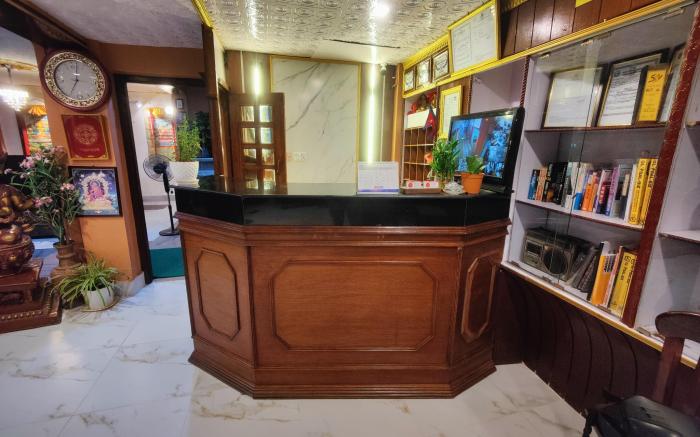 Hotel Triratna