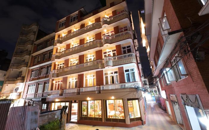 Hotel Triratna