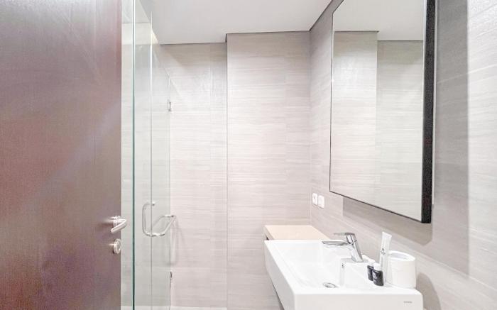 Tranquil 2BR Apt @Skales Residence By Travelio