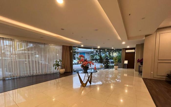 Chic Chamber 2BR @Royal Makassar Apt By Travelio