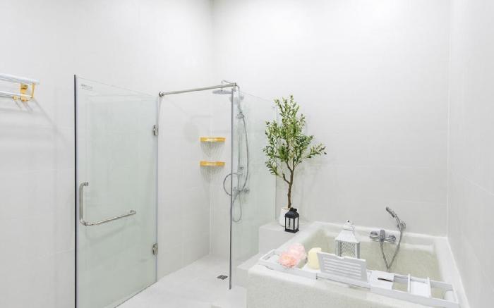 Spring Day House near Nimman . Big garden 