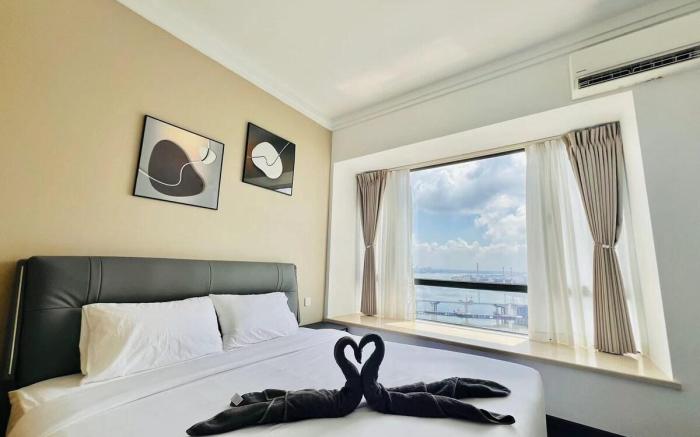 Stunning Sea View 2BR @ R&F