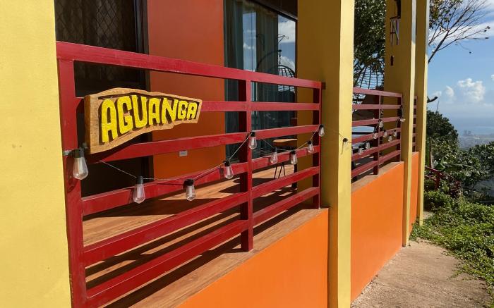 Aguanga cabin at Threesome Cafe