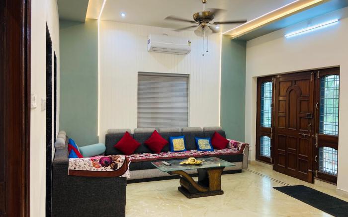 Laxmi villa: A cozy gate away experience”