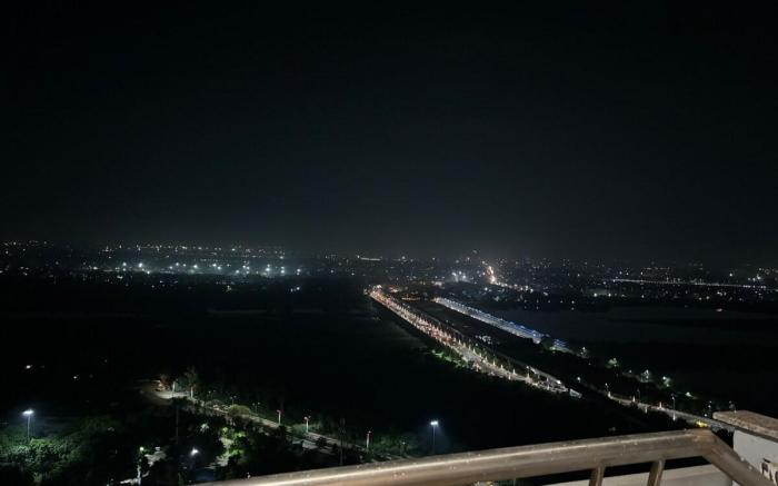 Luxury Heights - 28th floor river facing