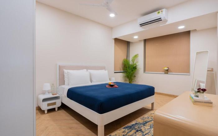 ELIVAAS 1 BHK with Rooftop Pool - Kamerios Verano