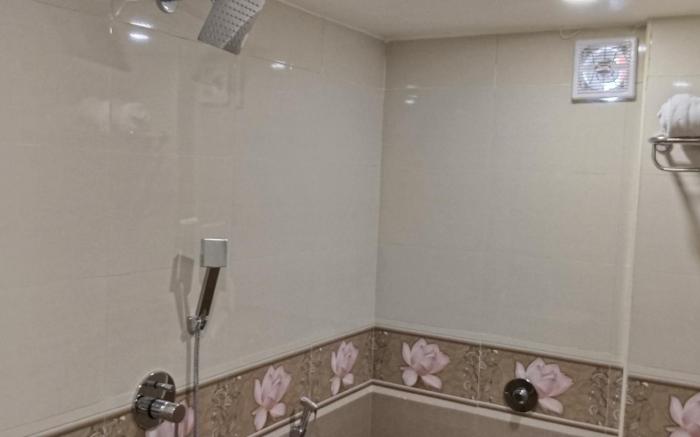 Eastin De Royale