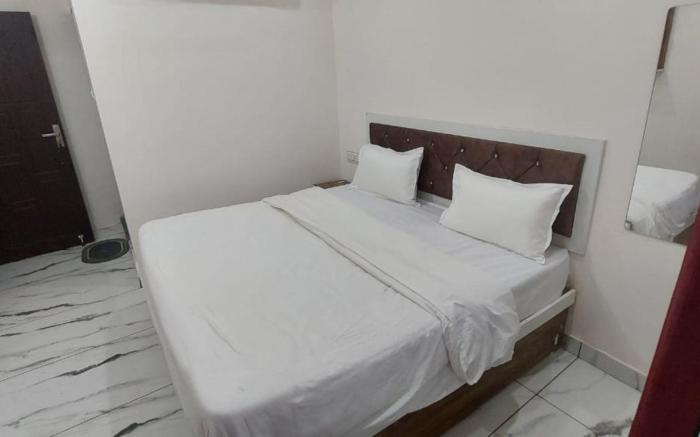 HOTEL BADRI   