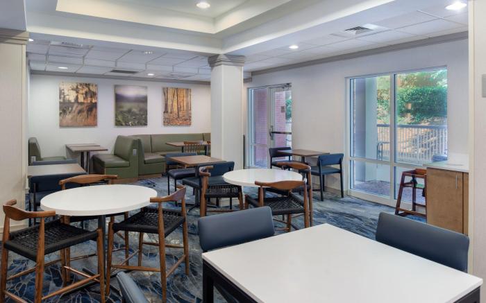 Fairfield by Marriott Inn & Suites Greensboro Wendover