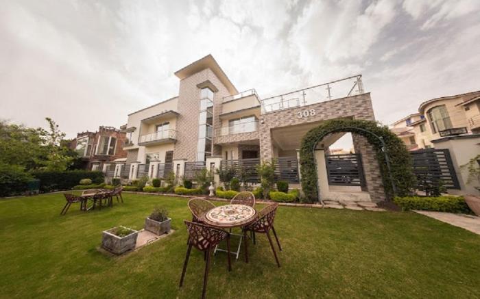Canadian Inn E-11  Islamabad