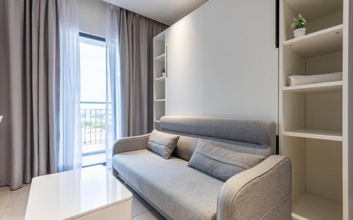 NEAR Subang Airport DK impian 2 ROOM (2-4 pax )