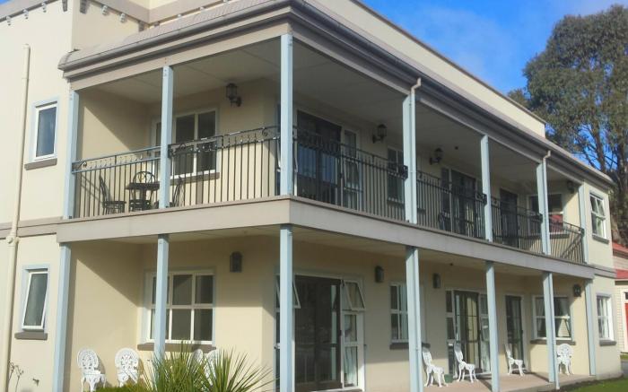 Lantern Court Motel