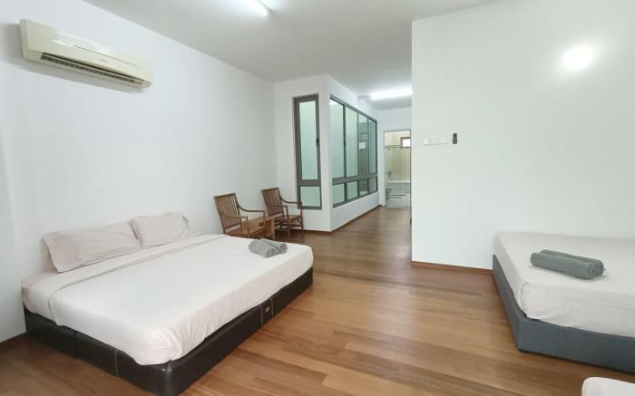cozy 6BR 3Storey Large home for 22pax