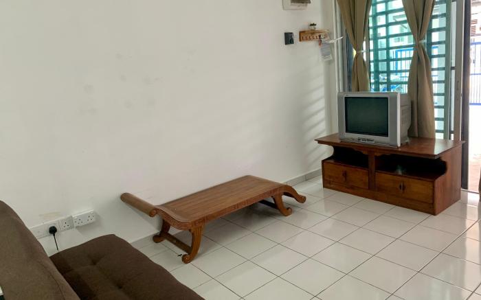 HOMESTAY CIKGU NORA near UTHM KPTM IPG  muslimonly