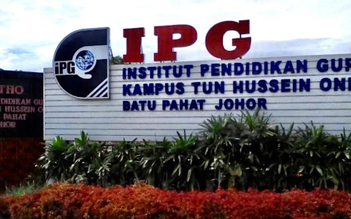 HOMESTAY CIKGU NORA near UTHM KPTM IPG  muslimonly