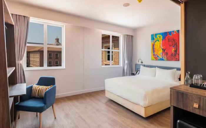 Hampton by Hilton Sandton Grayston