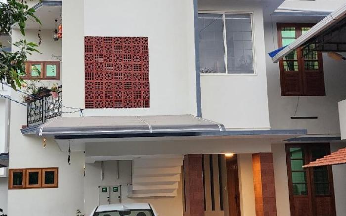 Fully furnished 3 bhk house