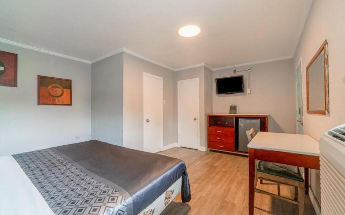 Alamo Oasis Inn and Suites By OYO San Antonio