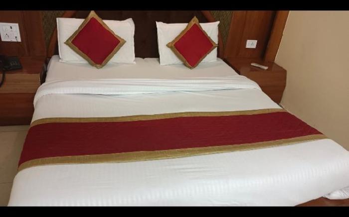 HOTEL J R INTERNATIONAL