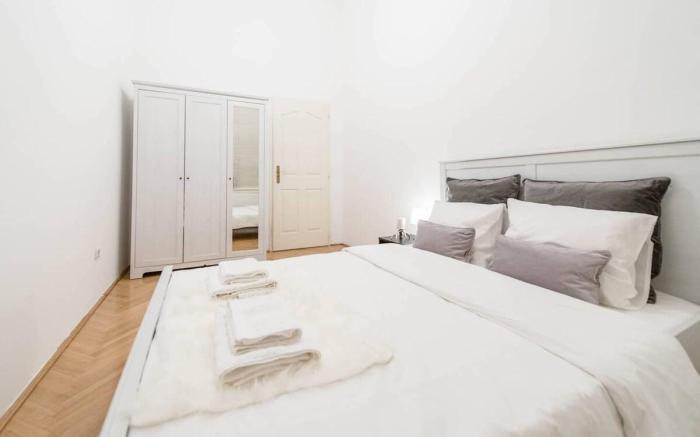 Bourgeoisie Elegance in the heart of Budapest
