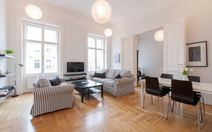 Black & white apt w/ 3 separate bedrooms in center