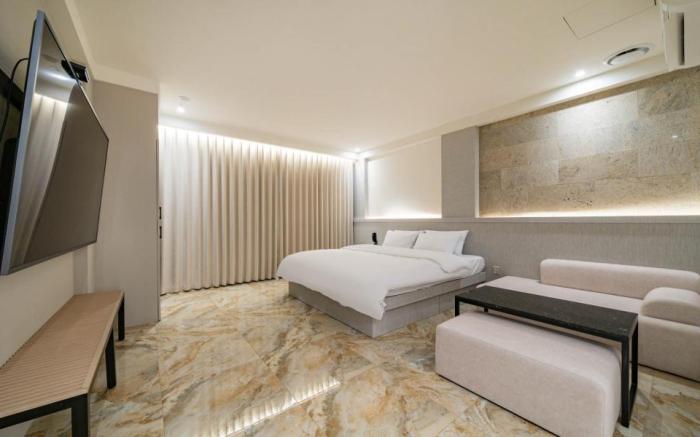 HOTEL THE ART UIWANG