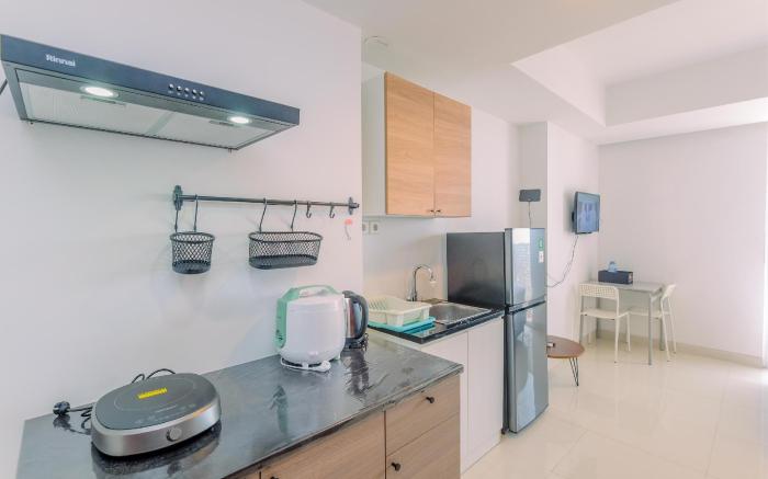 Cozy and Warm Studio at West Vista Apt By Travelio