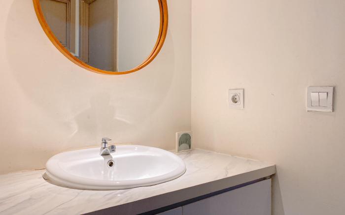 Good Deal Relaxing 3BR at Meikarta Apt By Travelio