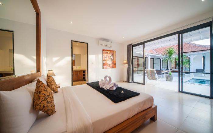 Villa Khaizan  3 BR 7 mnts drive to Beach