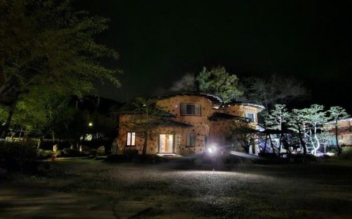 Punggi Red Clay Pension