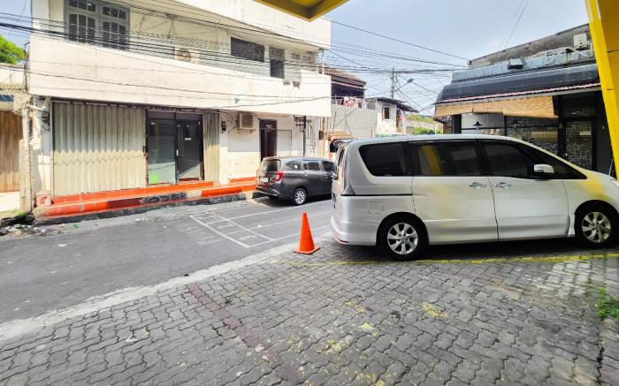 RedDoorz Near Stasiun Tanah Abang