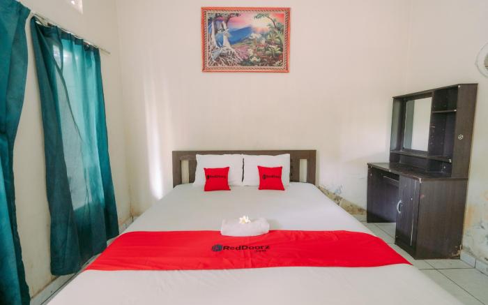 RedDoorz @ Saren Anyar Homestay Lukluk