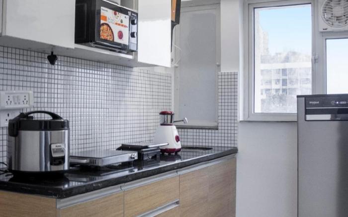 Refined 2 BHK - Beautiful Green View -WIFI