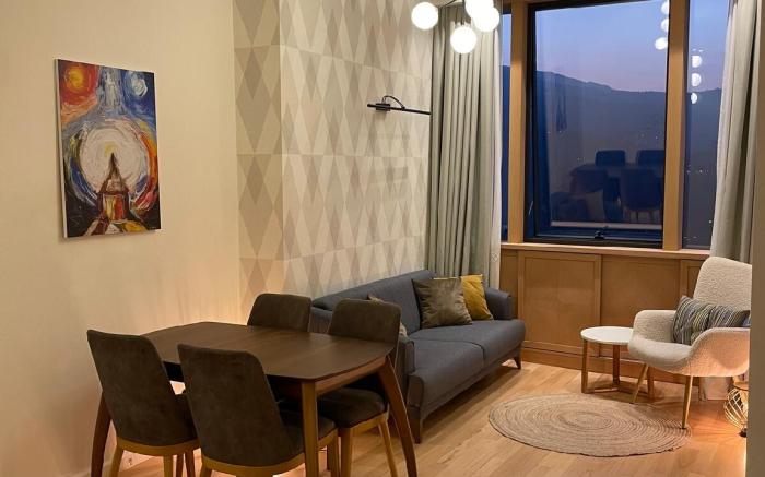 NEW: Luxe Apartment with Espresso