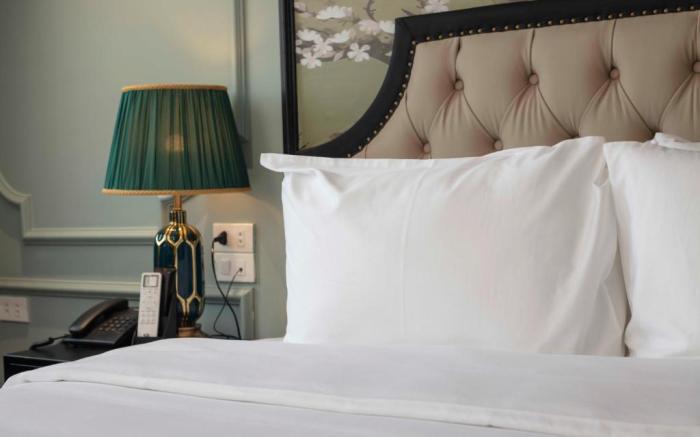 Madelise Amica Hotel & Travel