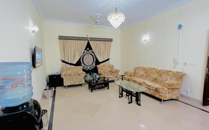 Step Inn Guest House