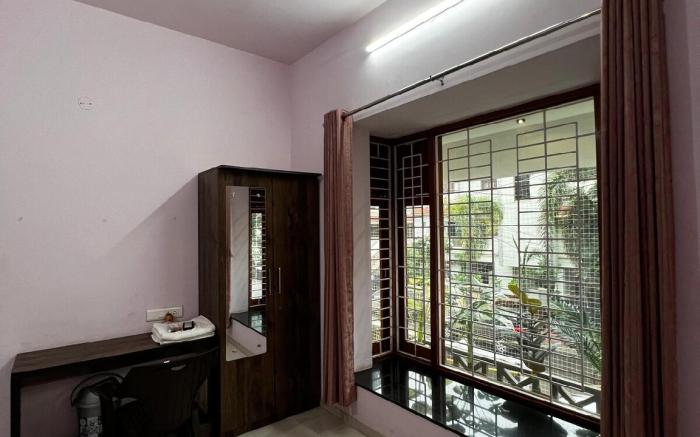 Opera House | 4 Suite Bedrooms with AC, TV, Wifi