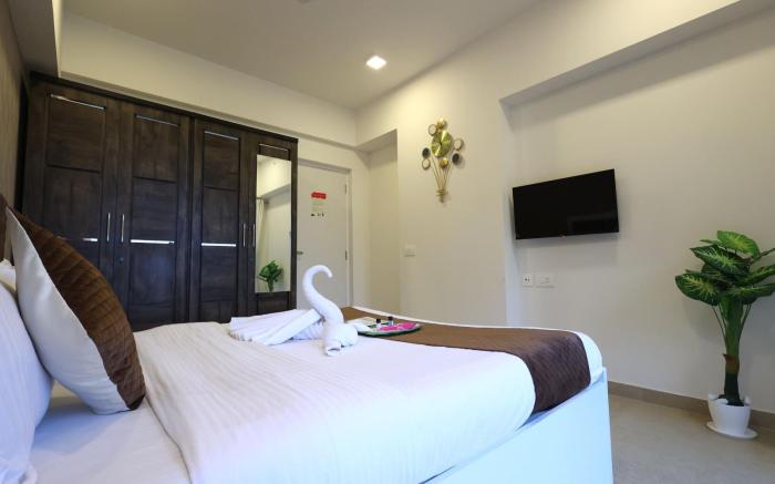 Santacruz 2 BHK  Best for Families & Biz Travelers