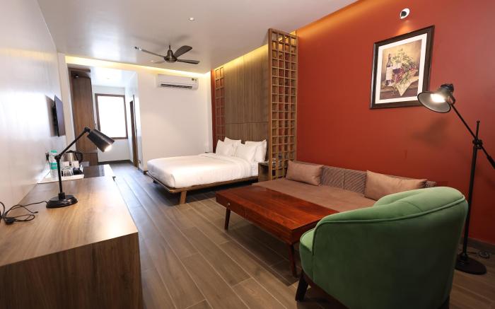 PLEASANT TREE HOTELS