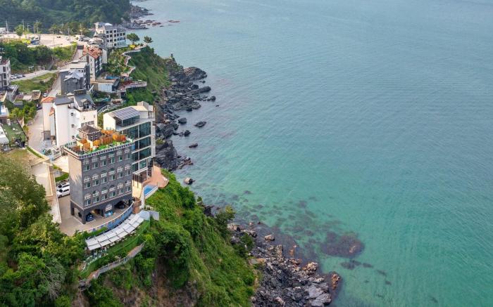 Samcheok Peacehousing Spa Pet Pension