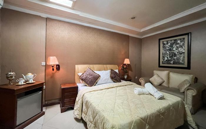 Urbanview de’ Dharmawangsa Suite Hotel
