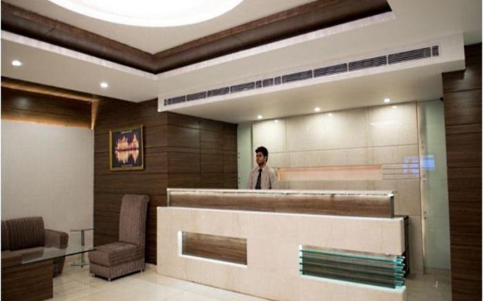 Hotel Narulas Aurrum