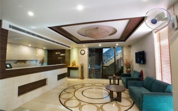 Hotel Narulas Aurrum