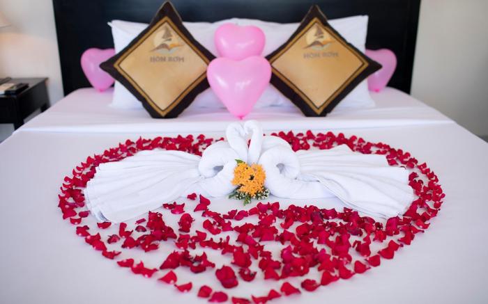 Hon Rom Central Beach resort