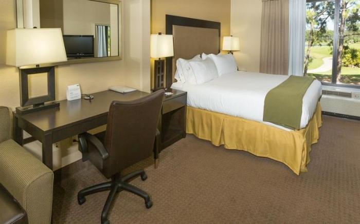 Holiday Inn Express & Suites Jacksonville South East - Medical Center Area By IHG