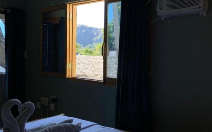 Mountain view house with AC