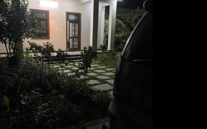 Serene Farmhouse Escape in Agra