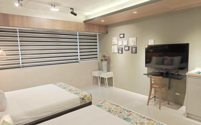 Wood house/ 1 minute to Ximen MRT station exit6👍