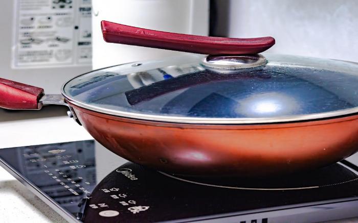 [自家住20】国家会展中心、虹桥火车站、虹桥机场、巨幕投影、麻将棋牌、三居室五床可住6人